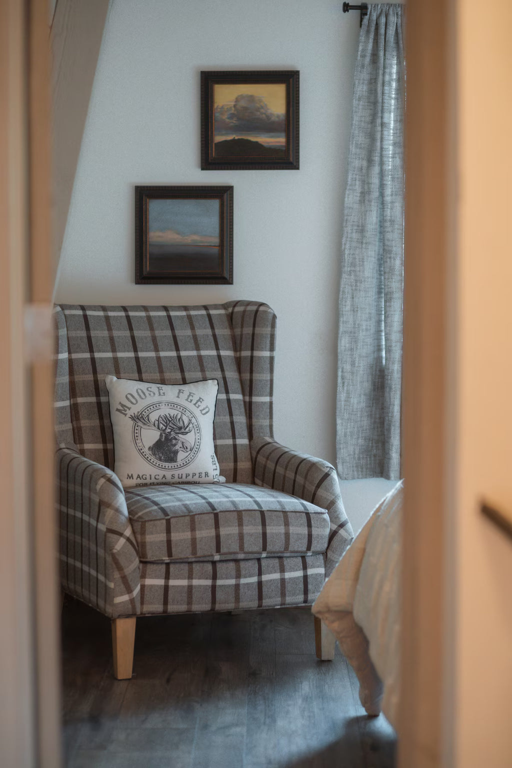 The Moonview Crest Cabin