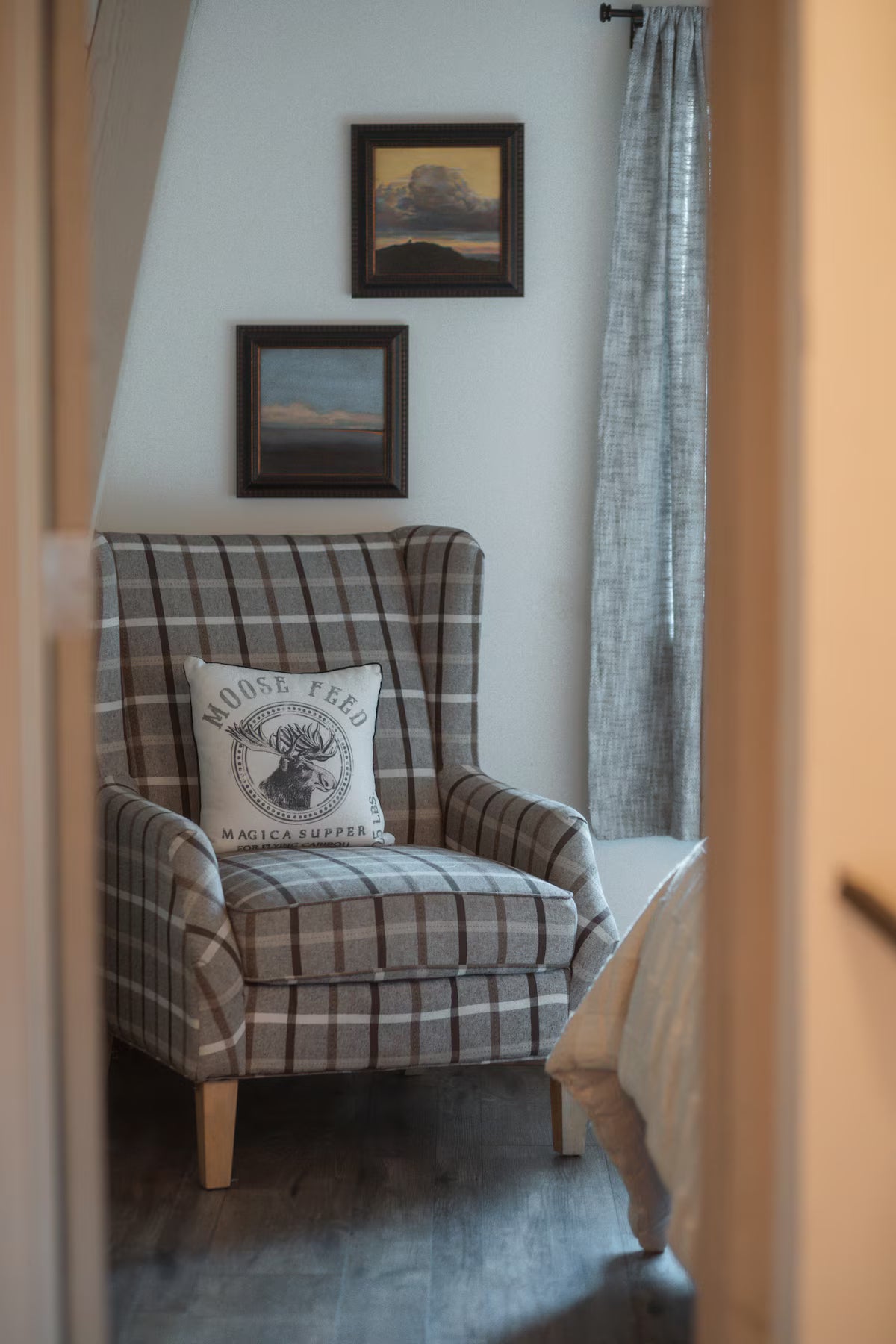 The Moonview Crest Cabin