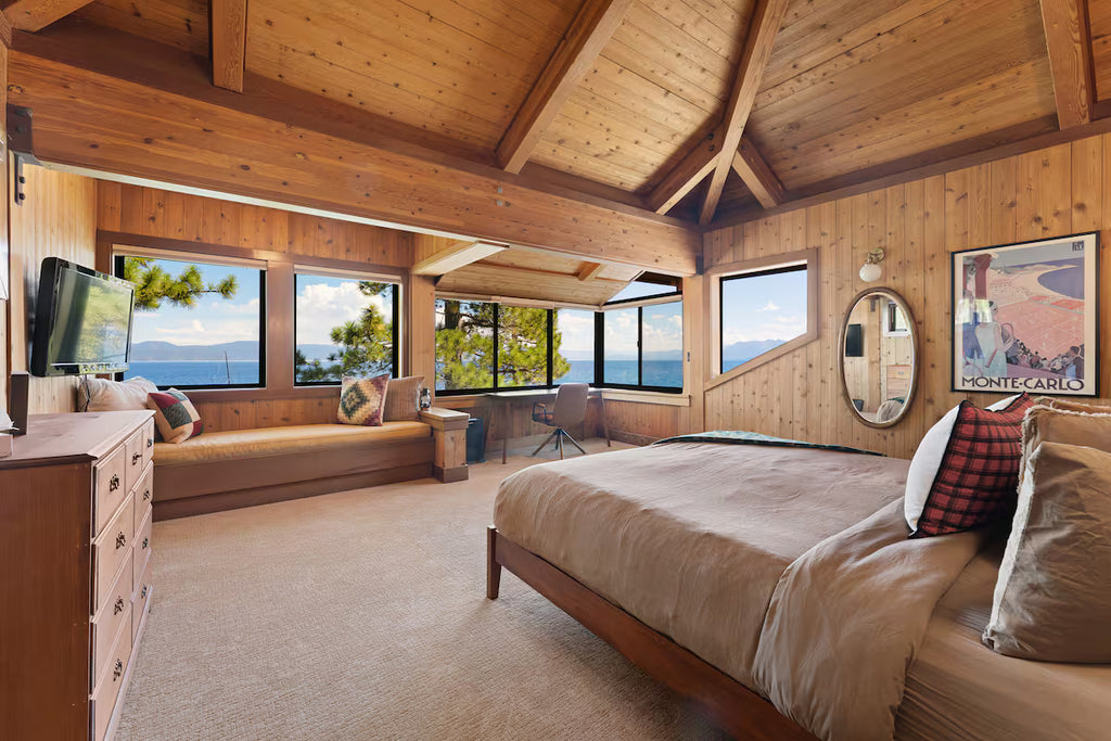 Aura Lodge at Edgewater