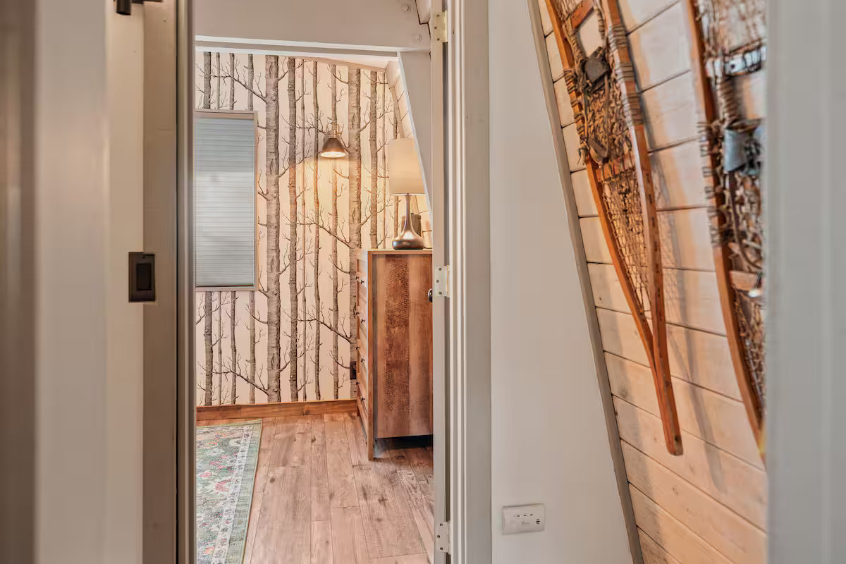 The Moonview Crest Cabin