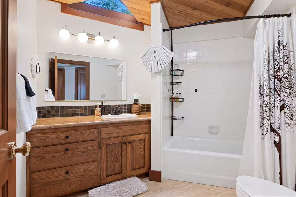 Aura Lodge at Edgewater