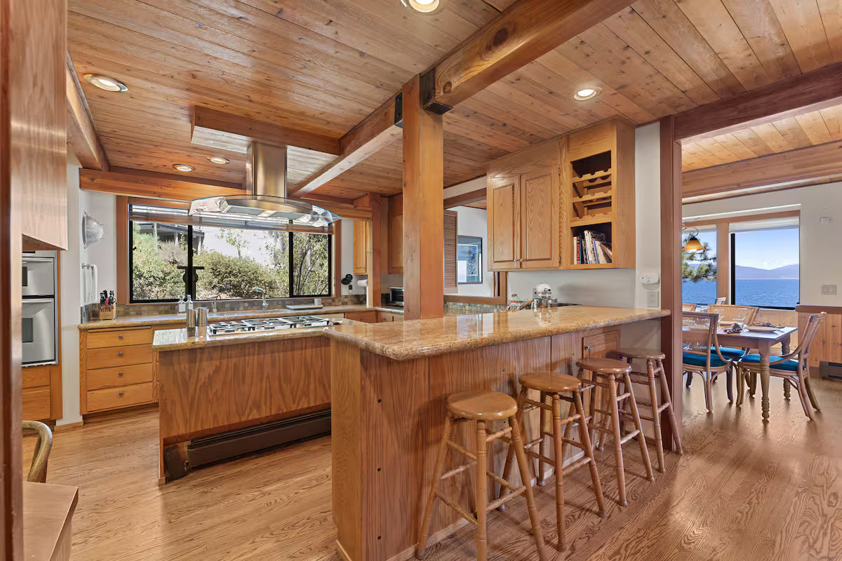 Aura Lodge at Edgewater