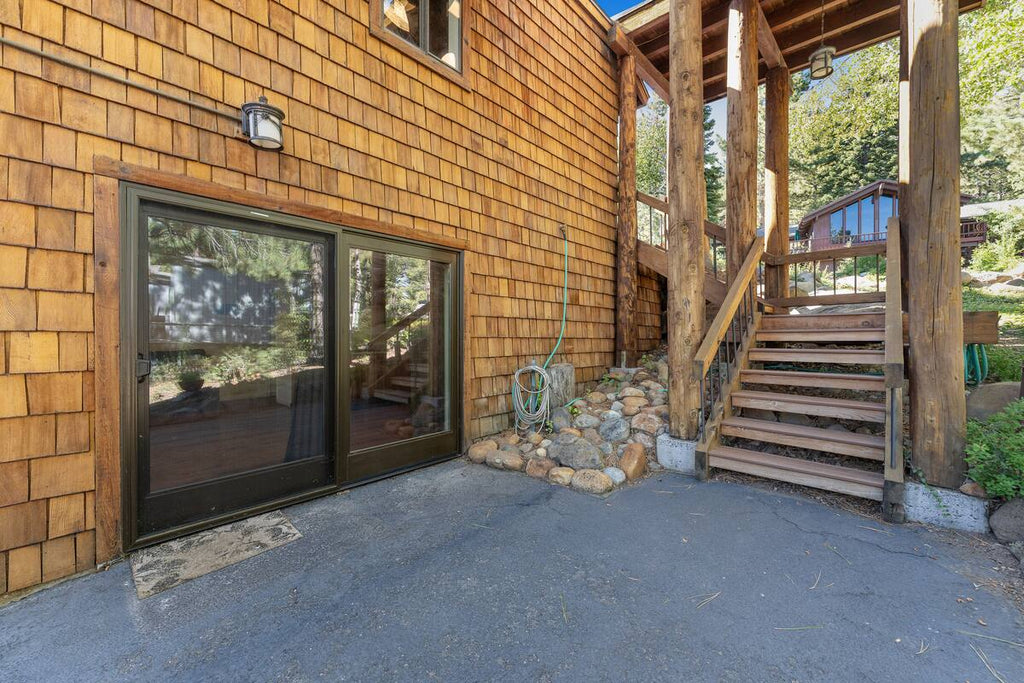 Aura Lodge at Edgewater