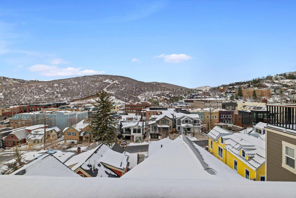 The Town Lift Skyline Villa