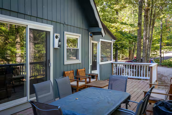 Cozy Beach home in Conway King Bed,Dogs w/Pequawket Beach Access