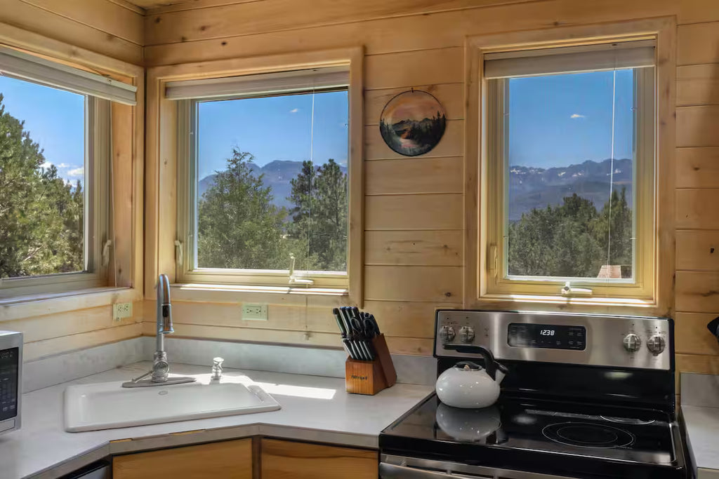 The Sneffels Peak Crest Cabin
