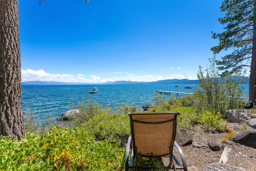 Aura Lodge at Edgewater
