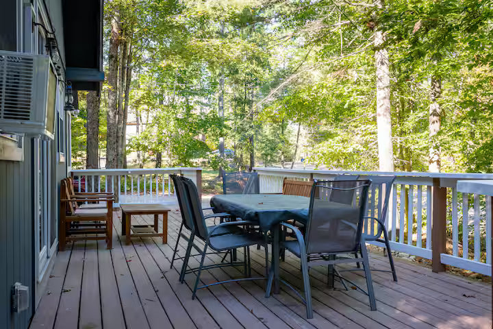 Cozy Beach home in Conway King Bed,Dogs w/Pequawket Beach Access