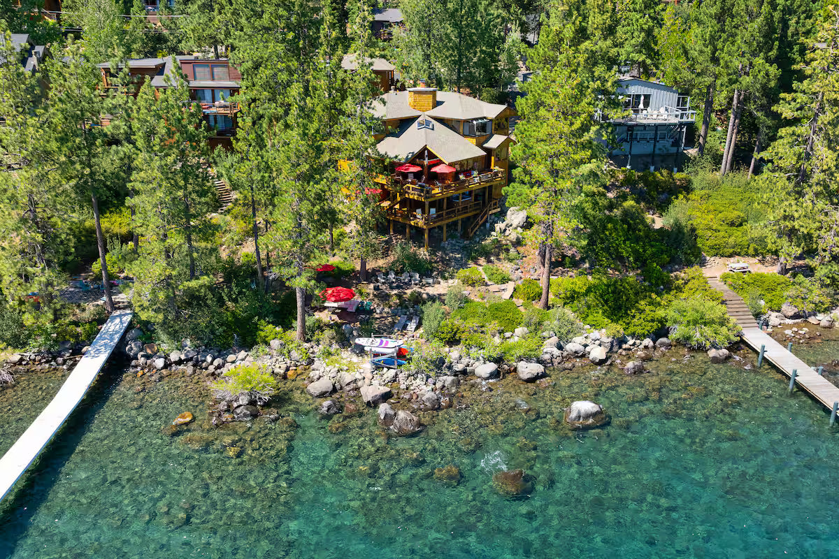 Aura Lodge at Edgewater