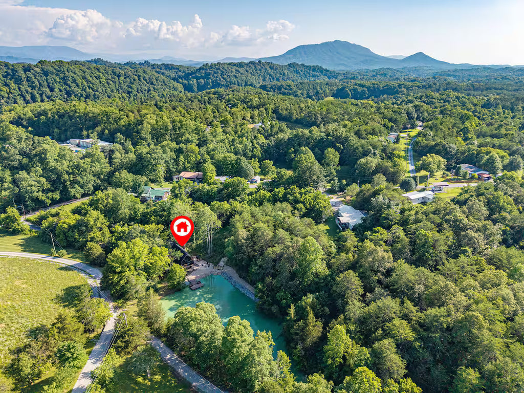 The Smokies Pond Haus