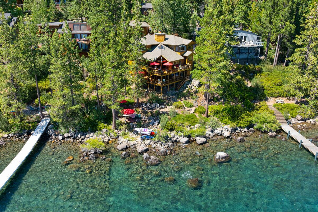 Aura Lodge at Edgewater