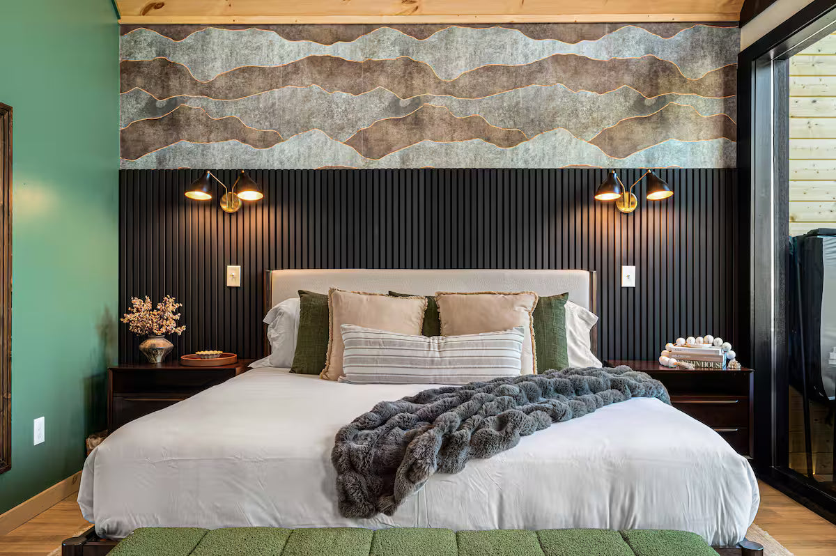The Smokies Pond Haus