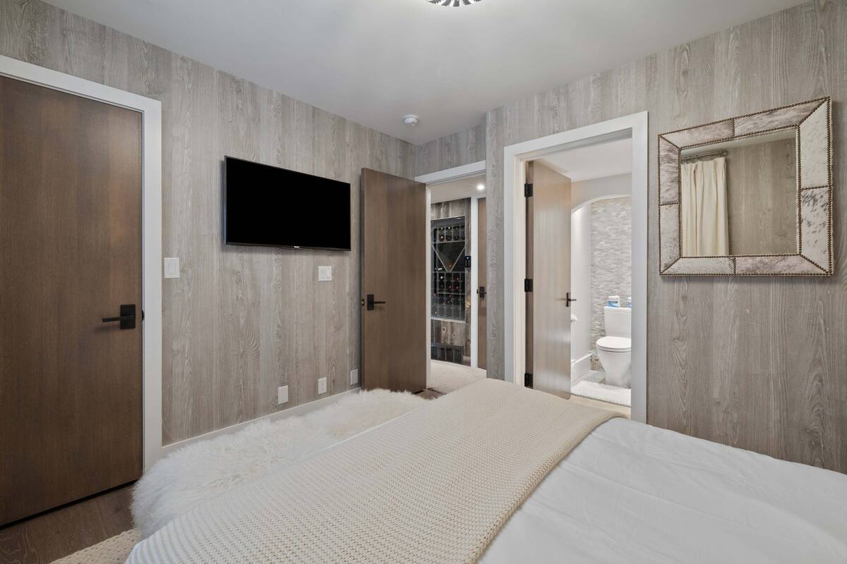 The Town Lift Skyline Villa