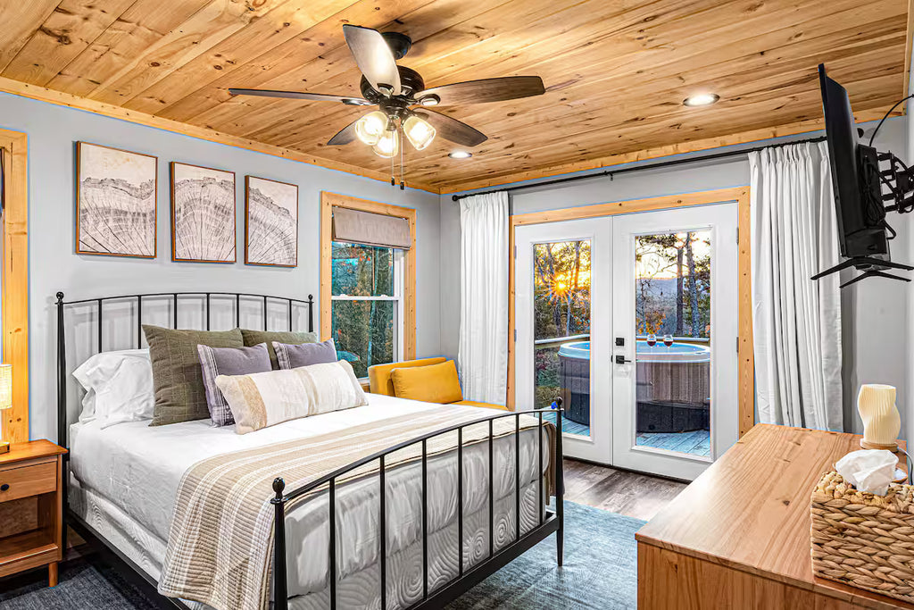 The Bryson Ridge Sunset Cabin