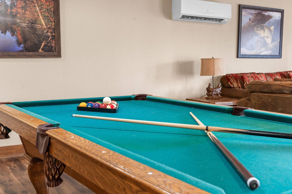 Taneycomo Lakefront Retreat w/ Private Theater & Perks