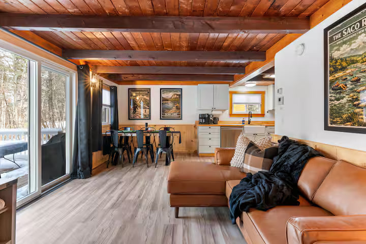 Cozy Beach home in Conway King Bed,Dogs w/Pequawket Beach Access