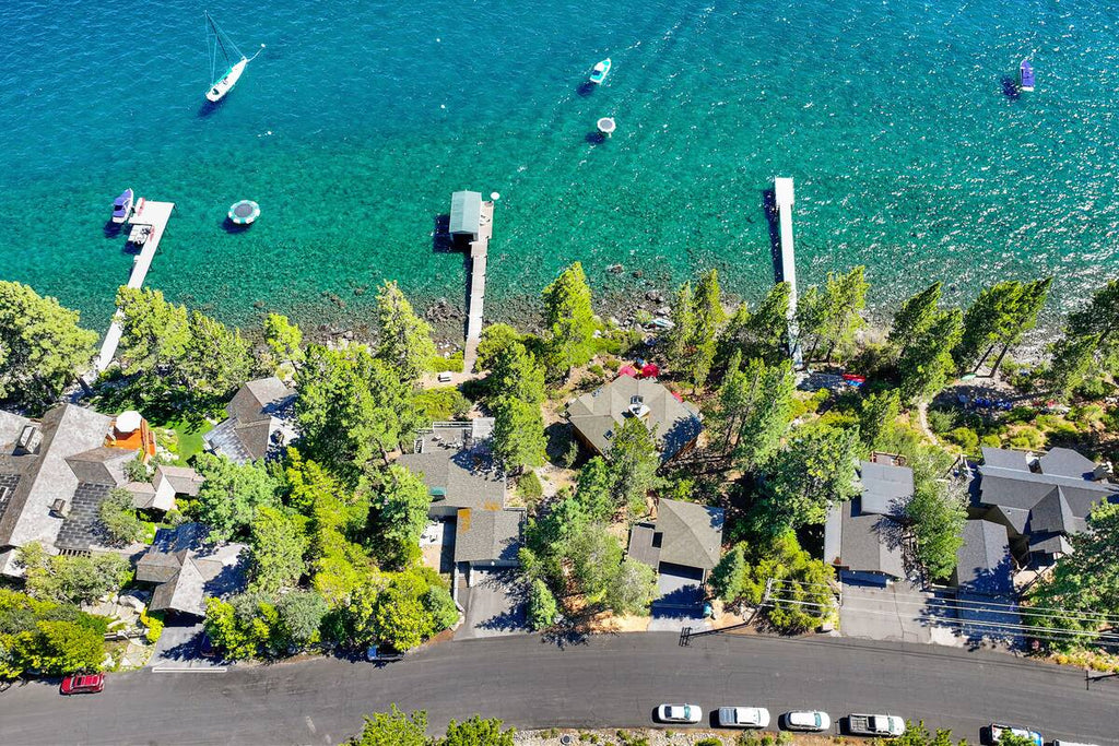 Aura Lodge at Edgewater