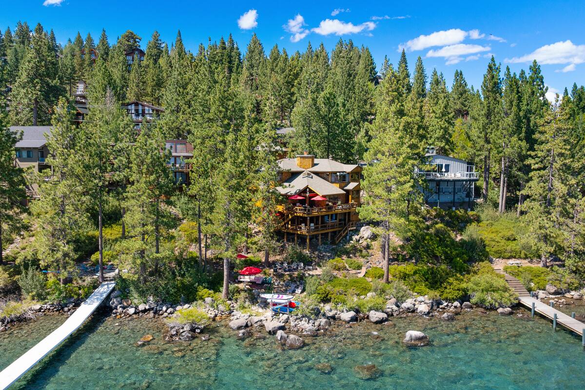 Aura Lodge at Edgewater