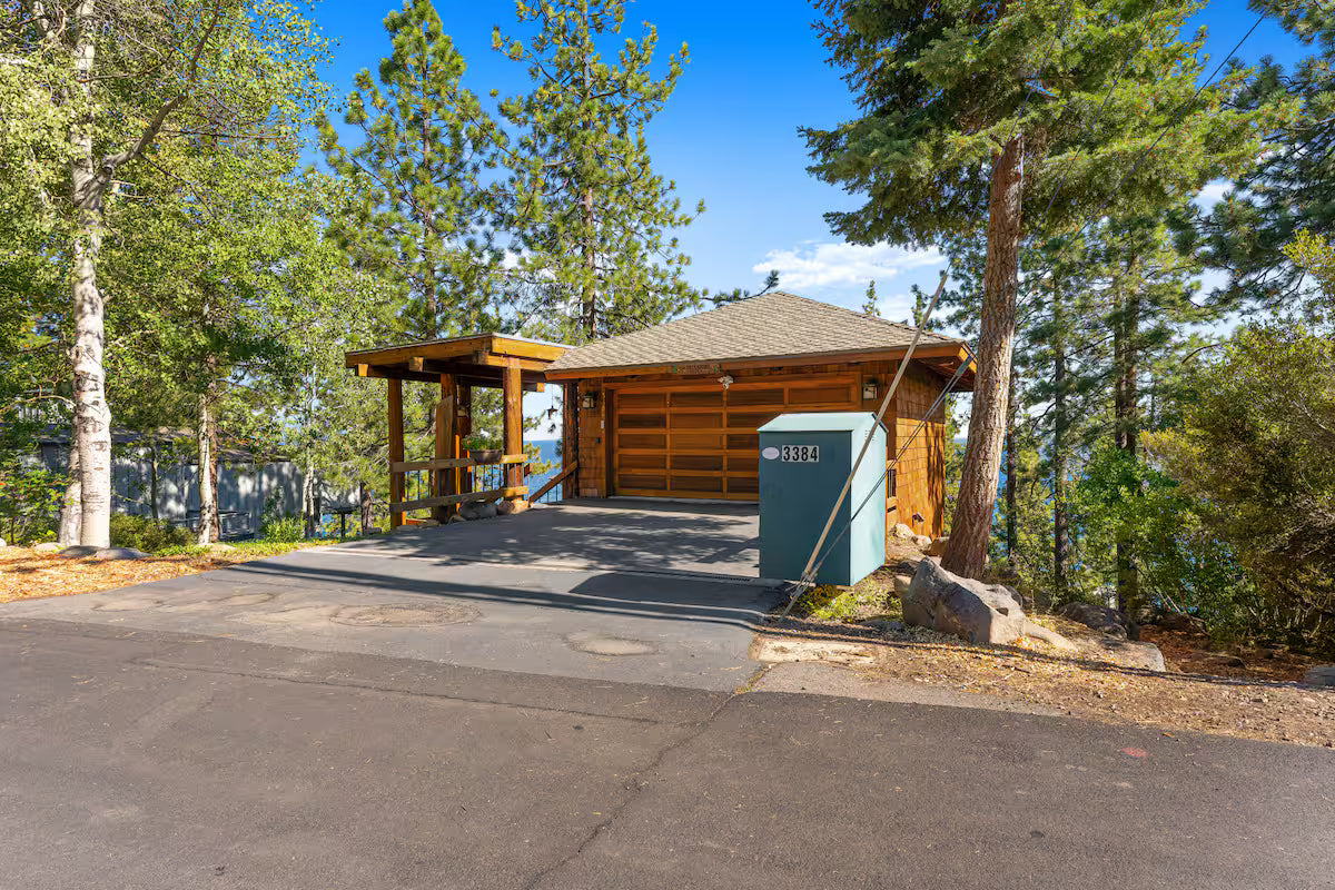 Aura Lodge at Edgewater
