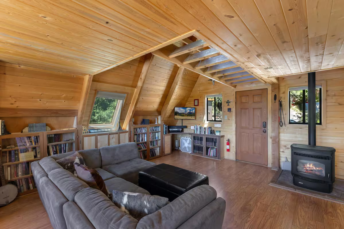The Sneffels Peak Crest Cabin