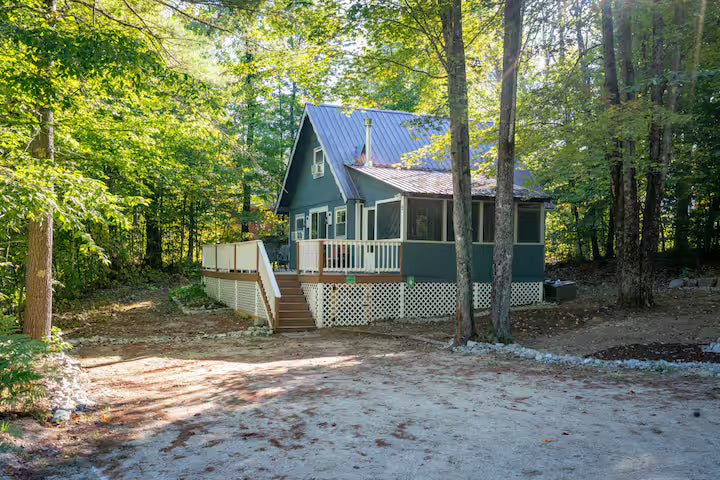 Cozy Beach home in Conway King Bed,Dogs w/Pequawket Beach Access