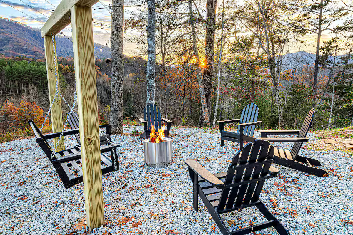 The Bryson Ridge Sunset Cabin