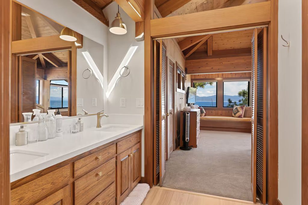 Aura Lodge at Edgewater