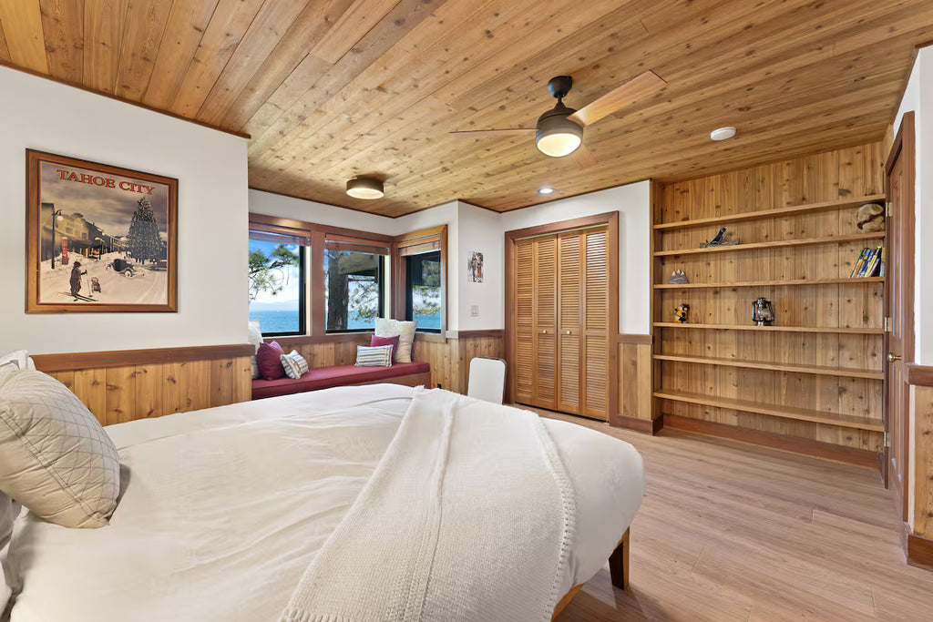 Aura Lodge at Edgewater