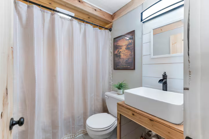 Cozy Beach home in Conway King Bed,Dogs w/Pequawket Beach Access