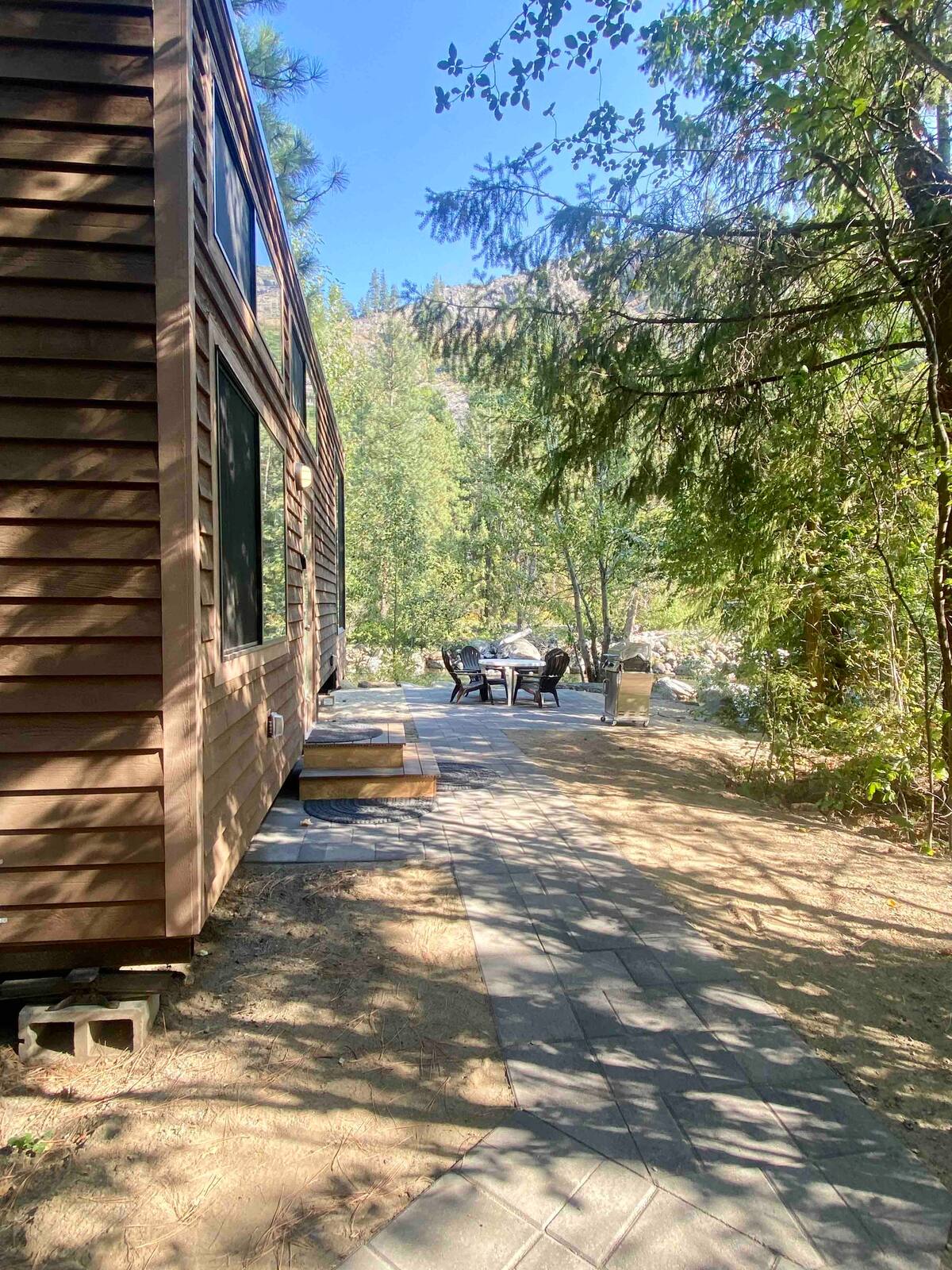 The Icicle Creek Tiny Vista