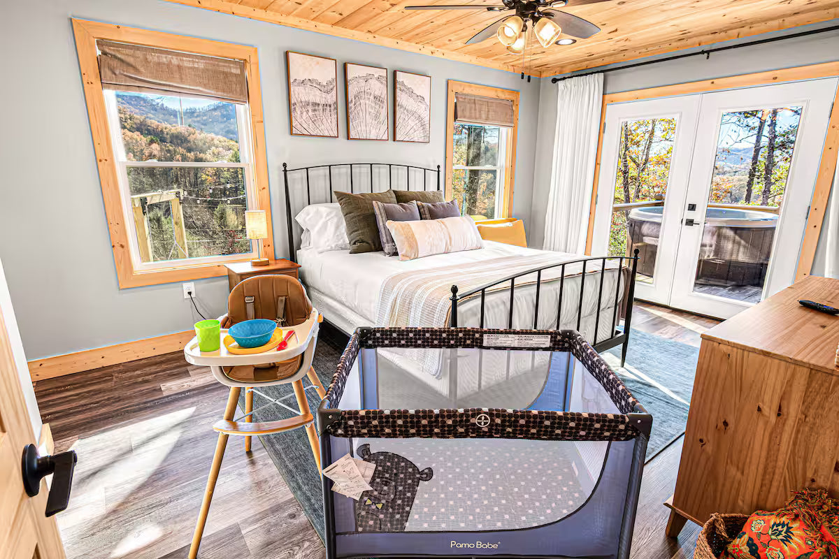 The Bryson Ridge Sunset Cabin