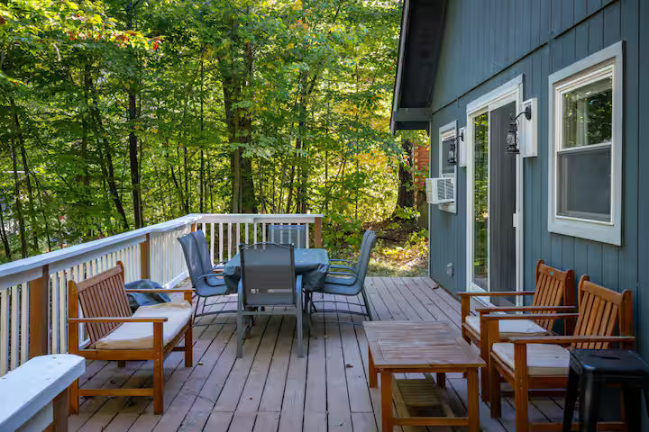 Cozy Beach home in Conway King Bed,Dogs w/Pequawket Beach Access