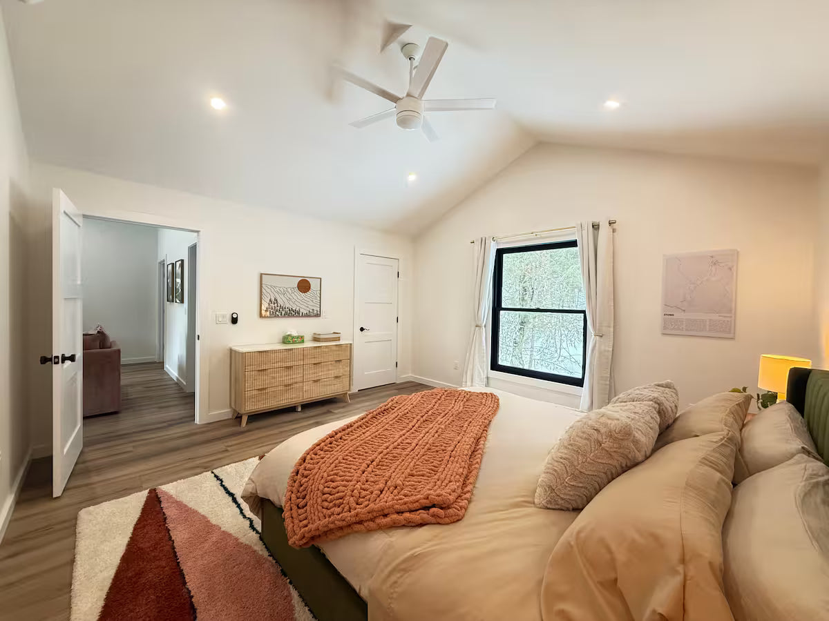 The 7-Acre Ridge Retreat
