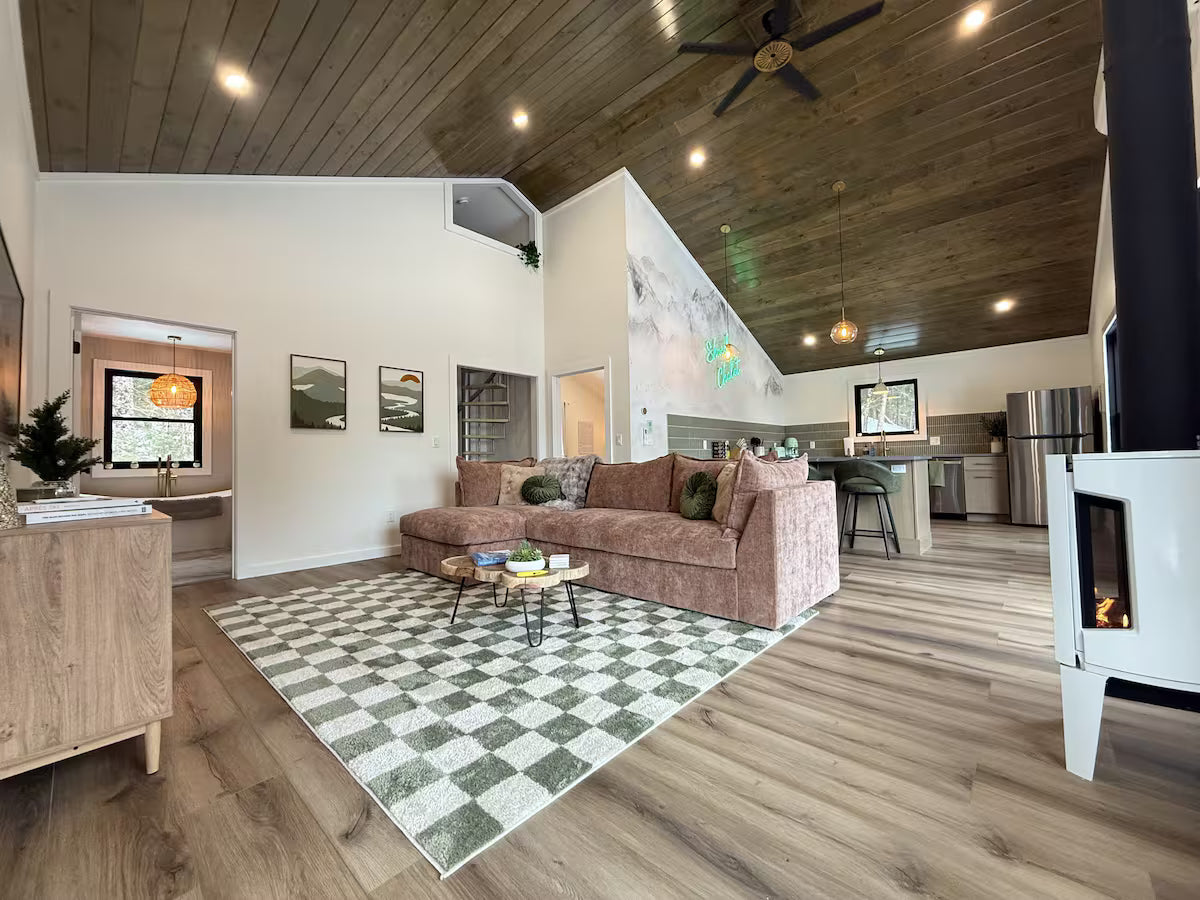 The 7-Acre Ridge Retreat