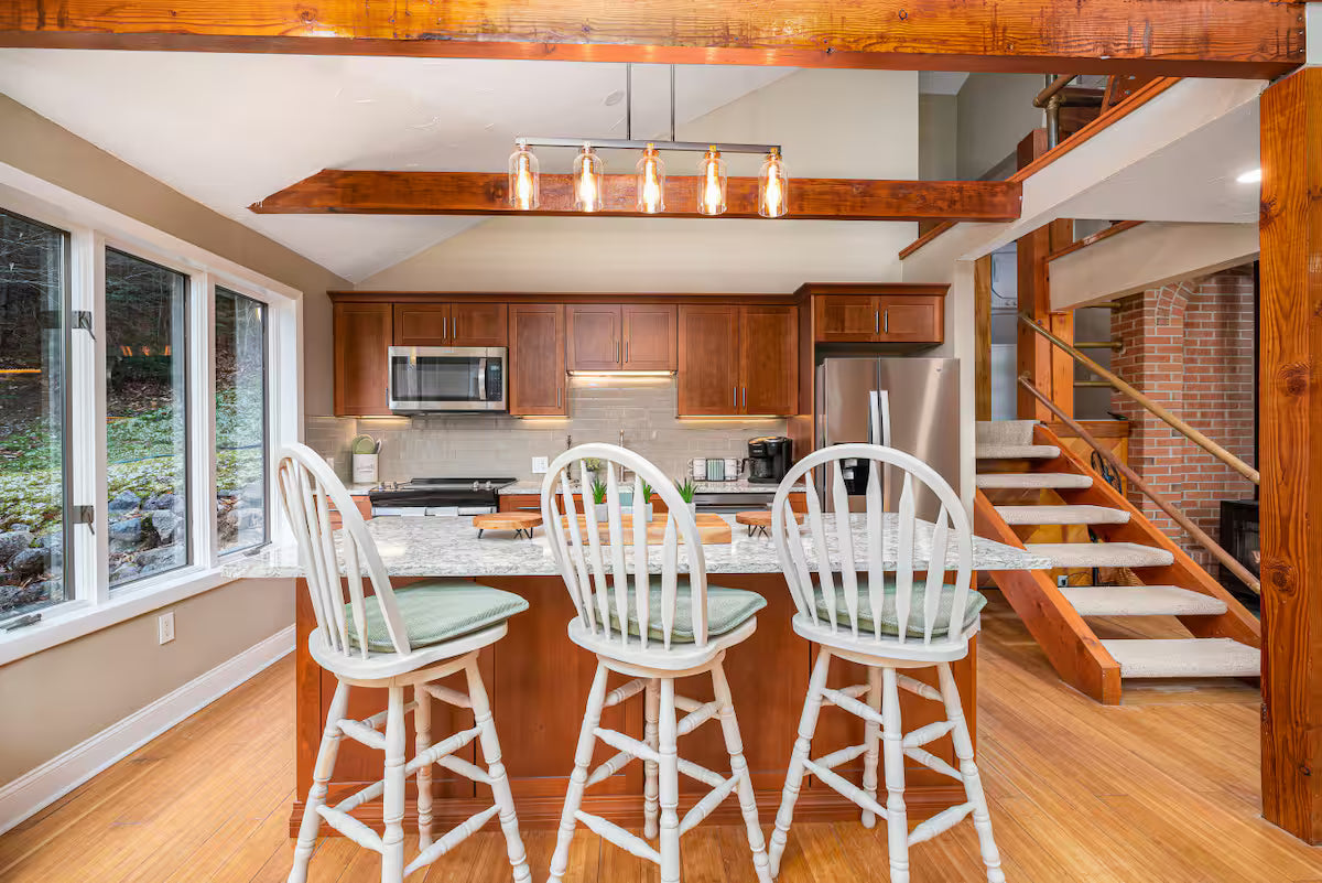 Rustic Lofty Mountain Retreat