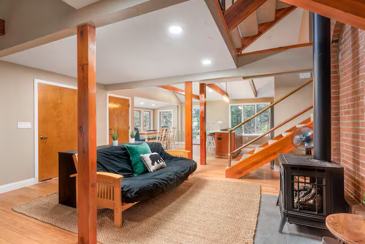 Rustic Lofty Mountain Retreat