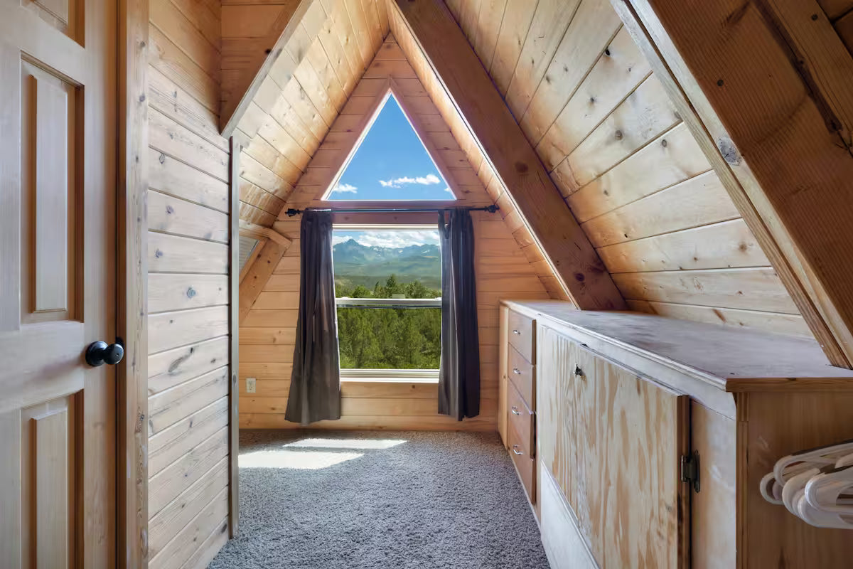 The Sneffels Peak Crest Cabin