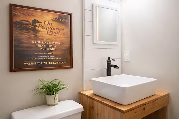Cozy Beach home in Conway King Bed,Dogs w/Pequawket Beach Access