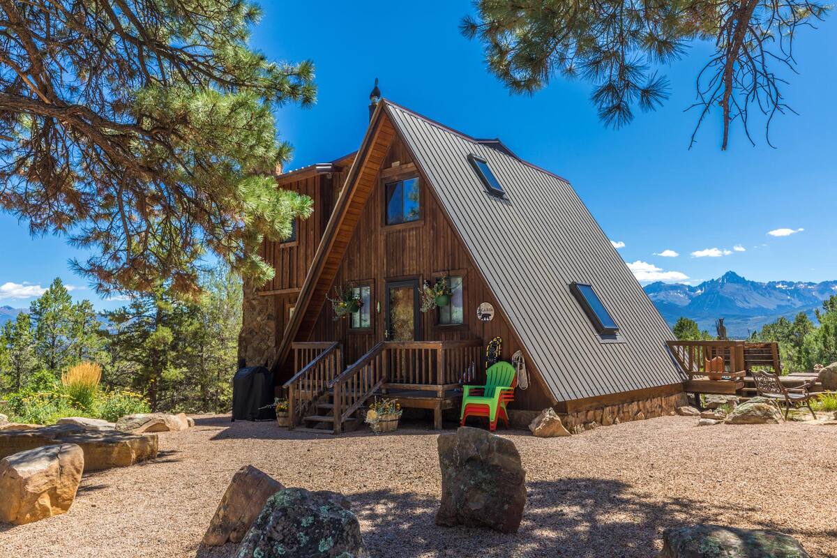 The Sneffels Peak Crest Cabin