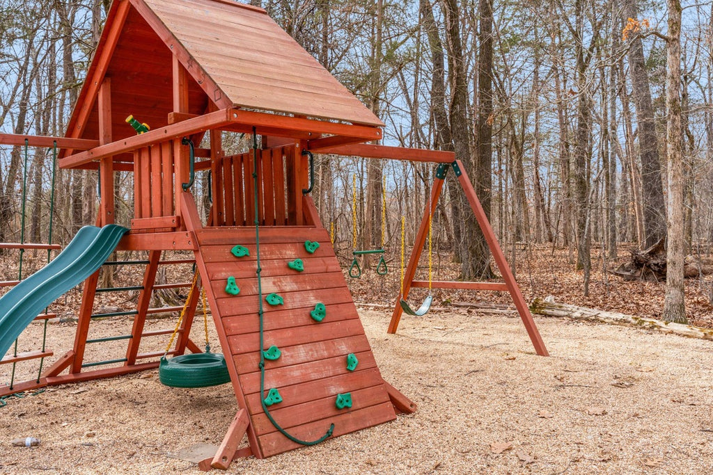 Taneycomo Lakefront Retreat w/ Private Theater & Perks