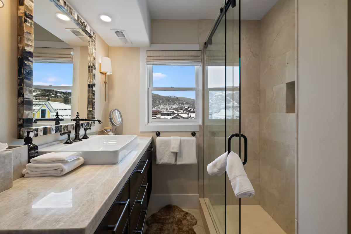 The Town Lift Skyline Villa