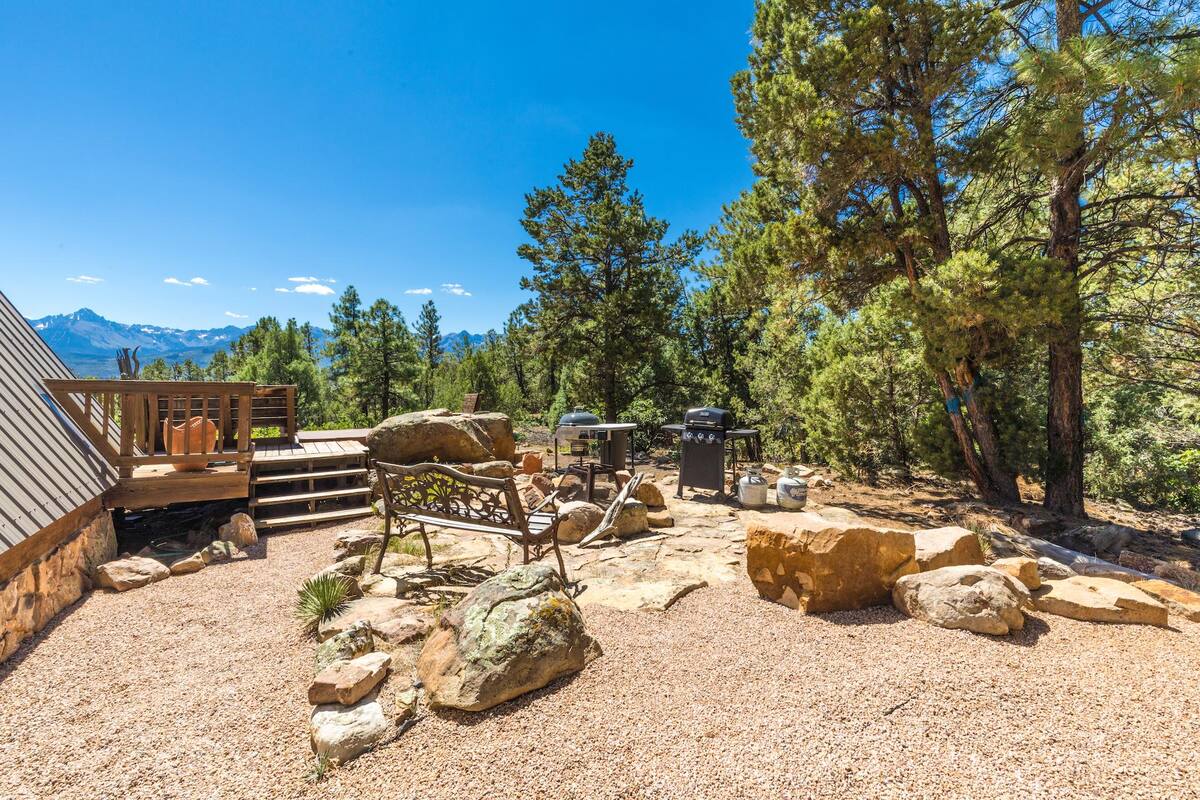 The Sneffels Peak Crest Cabin