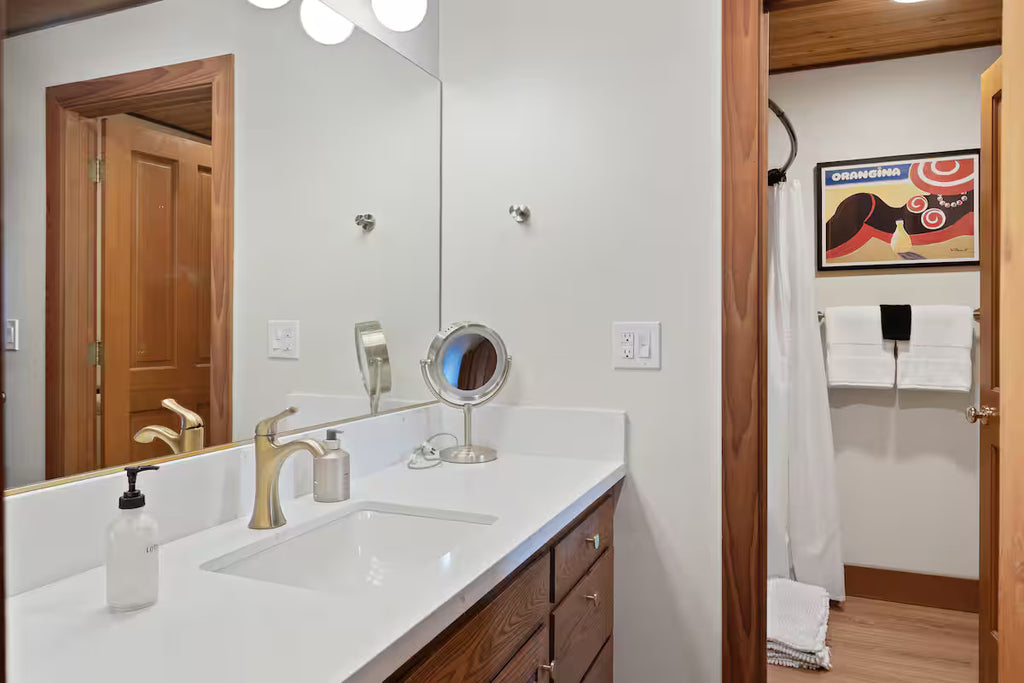 Aura Lodge at Edgewater