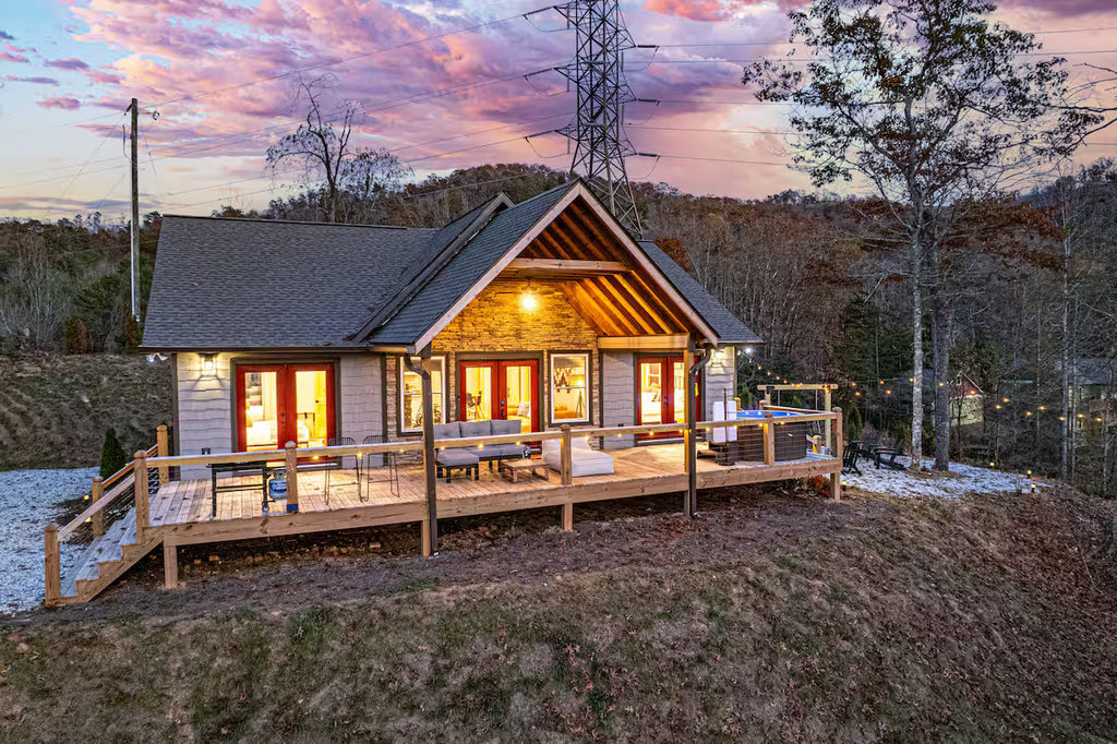 The Bryson Ridge Sunset Cabin