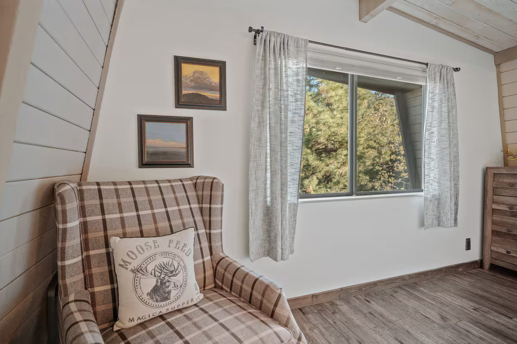 The Moonview Crest Cabin