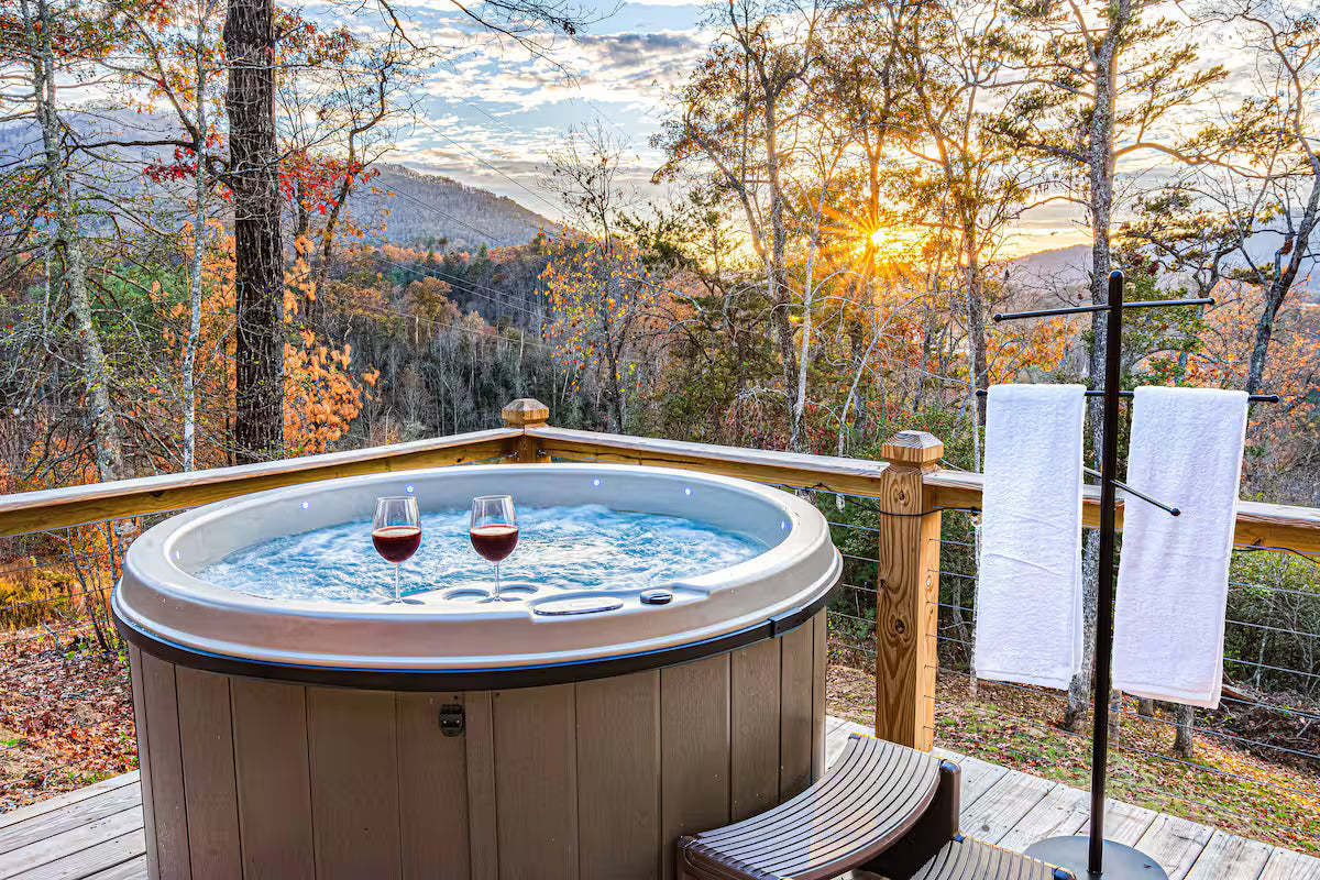The Bryson Ridge Sunset Cabin