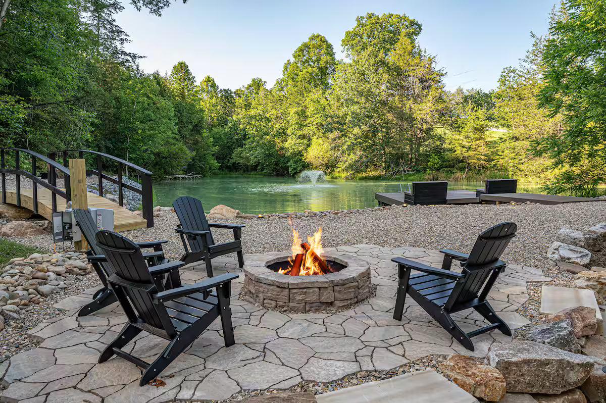 The Smokies Pond Haus