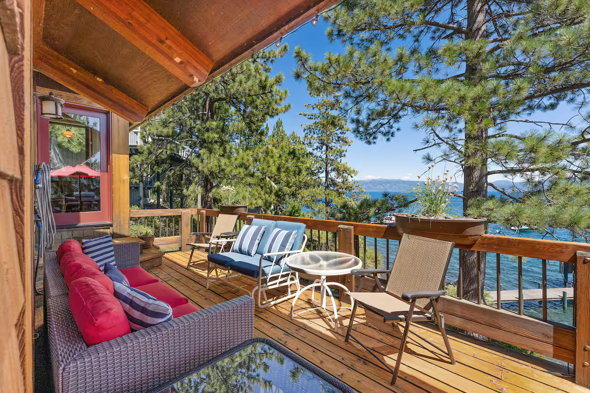 Aura Lodge at Edgewater
