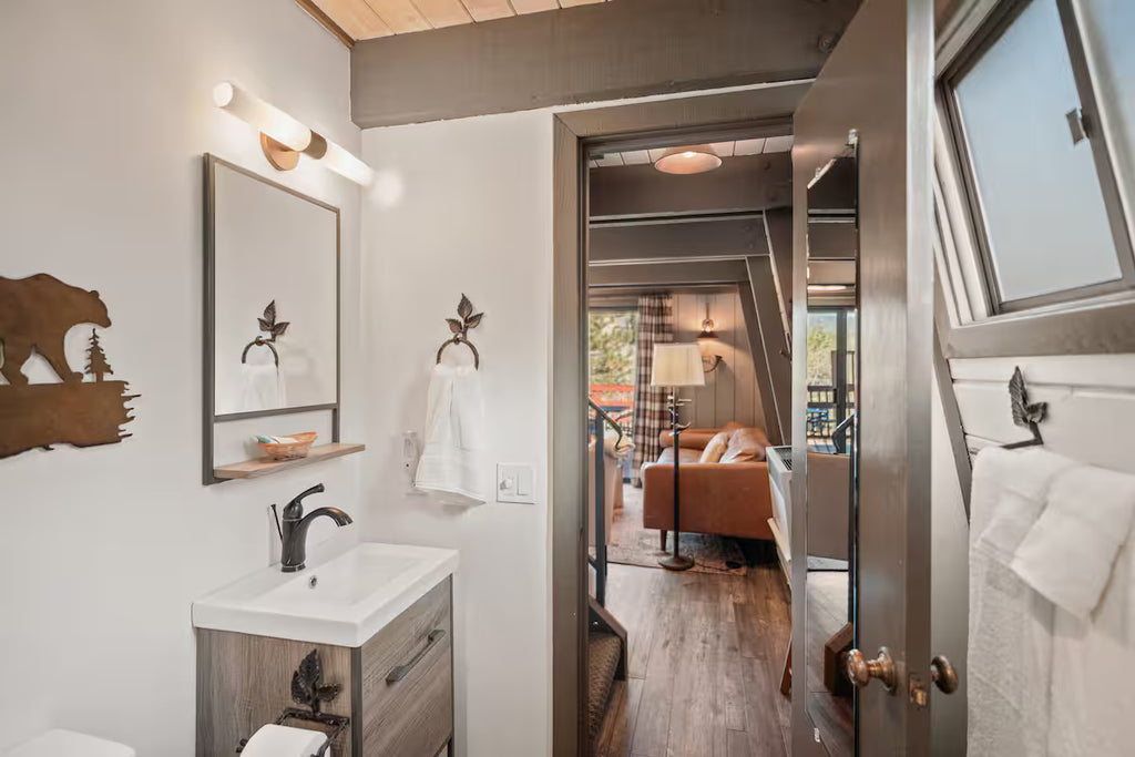 The Moonview Crest Cabin