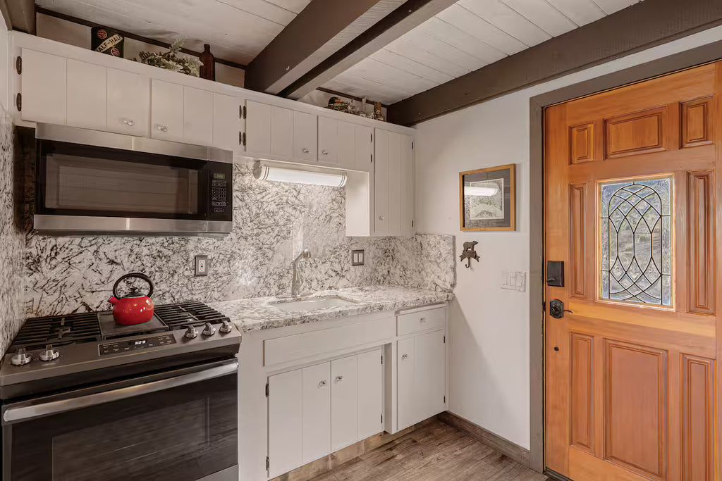 The Moonview Crest Cabin